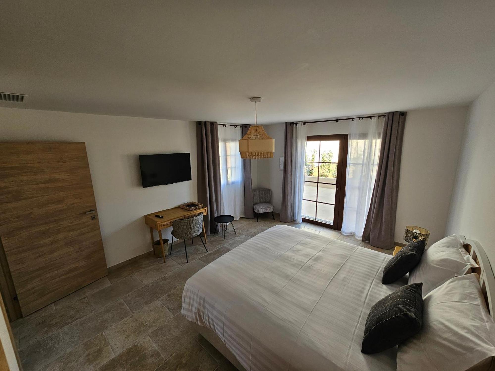 Le Baguier Hotell La Roquebrussanne Eksteriør bilde